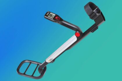 National Geographic metal detector with an LCD control box, padded armrest strap and open search coil