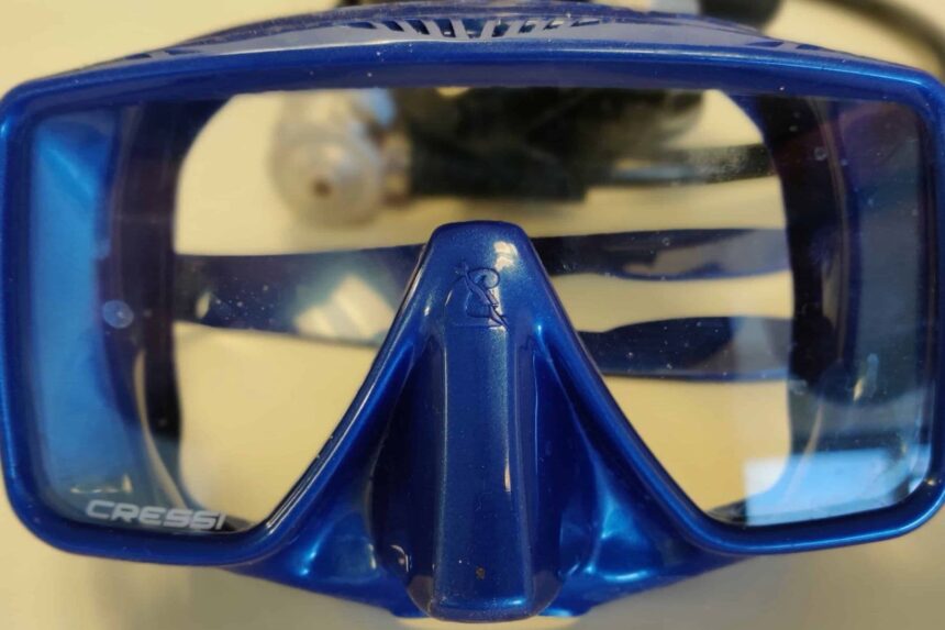 Cressi SF1 Blue Mask Front Close-Up Front-on close-up of the blue Cressi SF1 mask showing its wide single lens and molded nose pocket