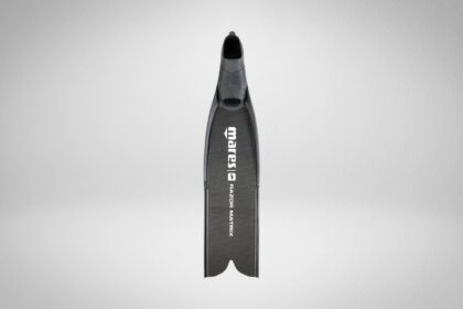 Mares Razor Matrix freediving fin shown upright with a long dark blade and black foot pocket