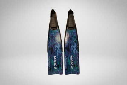 Pair of MAKO Competition Freediver II freediving fins with blue and green camo blades and black foot pockets