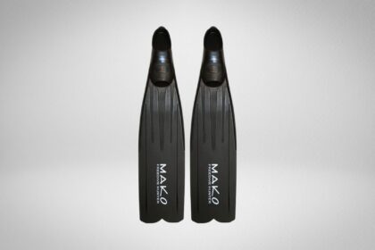 Pair of MAKO Freedive Hunter freediving fins in all black with long tapered blades