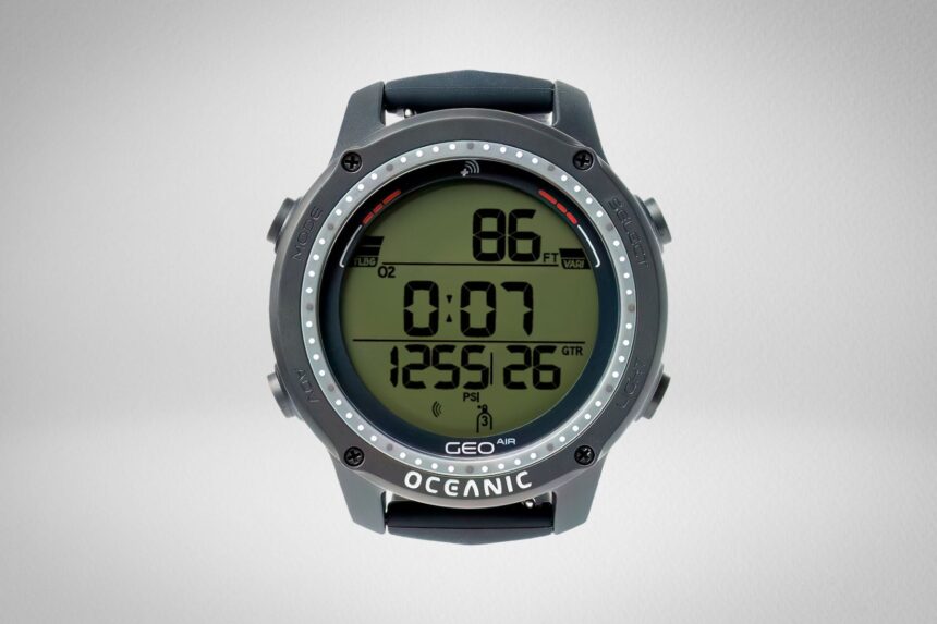 Oceanic Geo Air Screen Readout Oceanic Geo Air display showing depth, dive time and tank pressure on its LCD screen