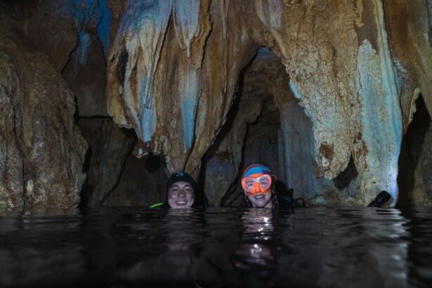 Black Pearl Explorer Chandelier Cave