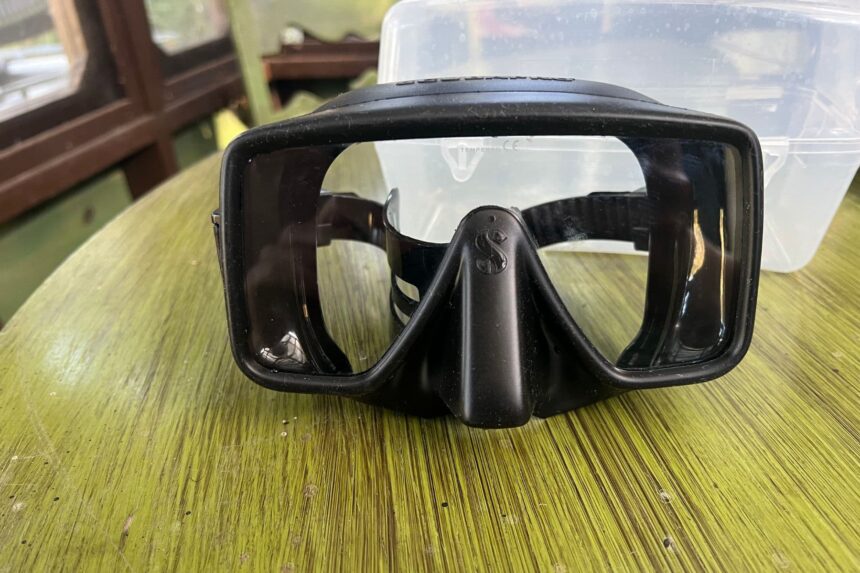 ScubaPro Gorilla Frameless mask head-on, showing its single lens and low-profile black skirt