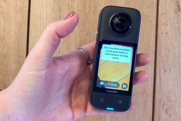 Insta360 X3 screen showing the prompt that Dive Case Mode is enabled and the power button switches modes