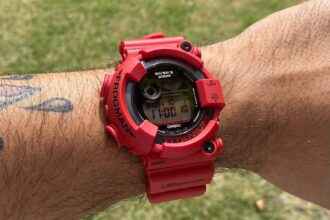 DIVEIN tester wearing the red Casio G-Shock Frogman GW8230NT-4, digital display showing the time