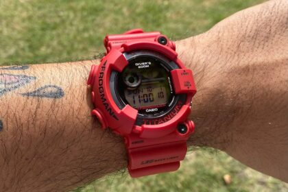 DIVEIN tester wearing the red Casio G-Shock Frogman GW8230NT-4, digital display showing the time
