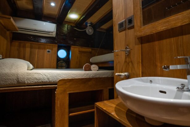 Ensuite bathroom sink in a Pindito liveaboard cabin