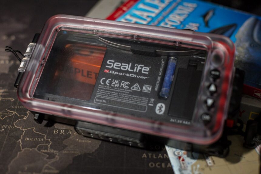 Back of the SeaLife SportDiver housing showing the moisture muncher slot and control buttons