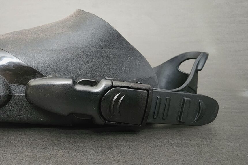 Close-up of the adjustable EZ strap buckle on the TUSA Solla fin