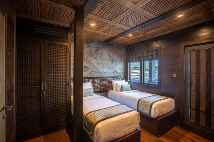 twin treatment beds in the onboard spa of Scubaspa Zen