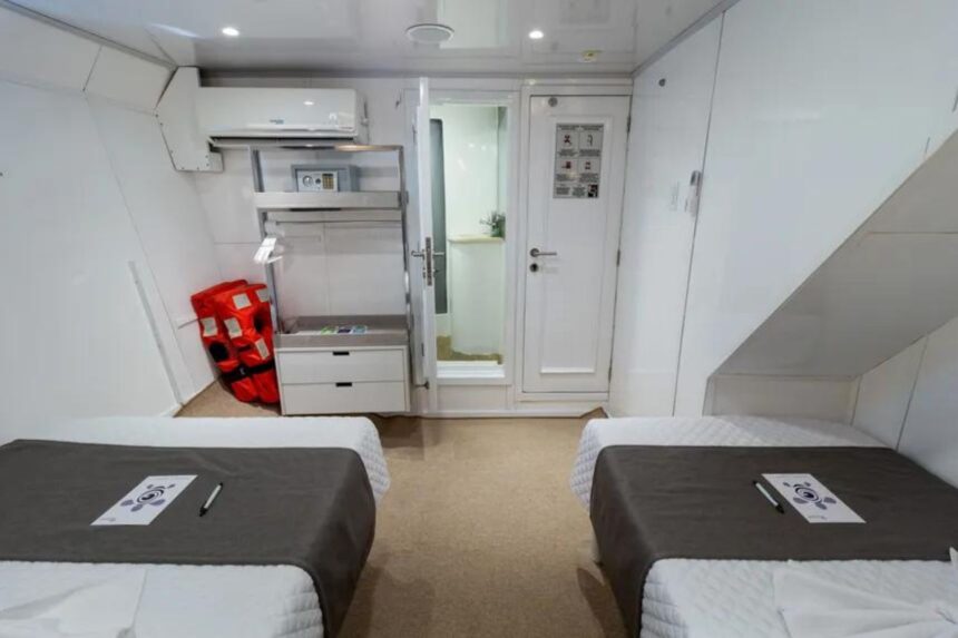 Twin cabin with two beds aboard Galaxy Diver II