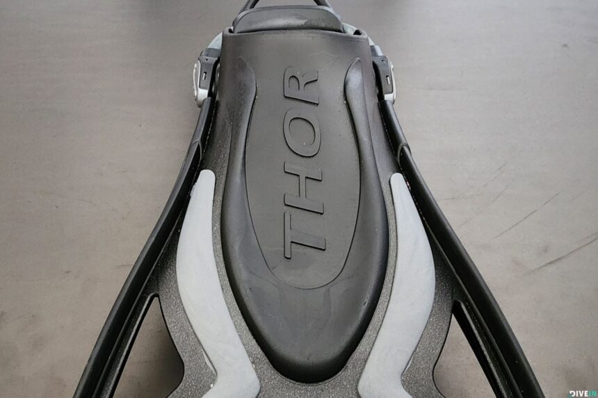 Cressi Thor EBS Foot Pocket Top THOR moulded into the top of the Cressi Thor EBS foot pocket between grey blade rails