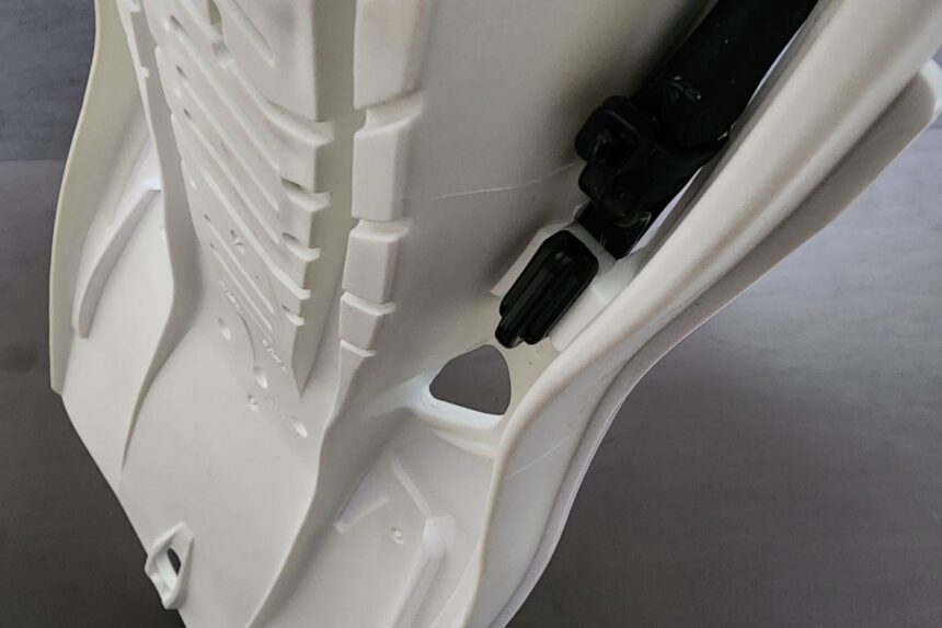 Close-up of where the bungee strap anchors into the TUSA Travel Right foot pocket