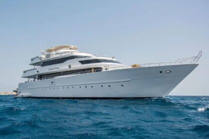 The Sea Serpent Contessa liveaboard yacht cruising open water