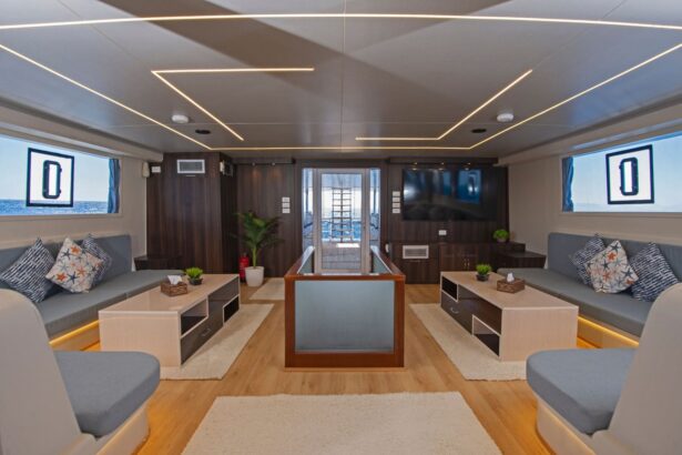 Swim platform steps and jacuzzi at the stern of the Dolce Vita overlooking turquoise water