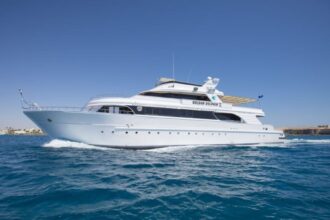 Golden Dolphin II liveaboard dive yacht underway at sea