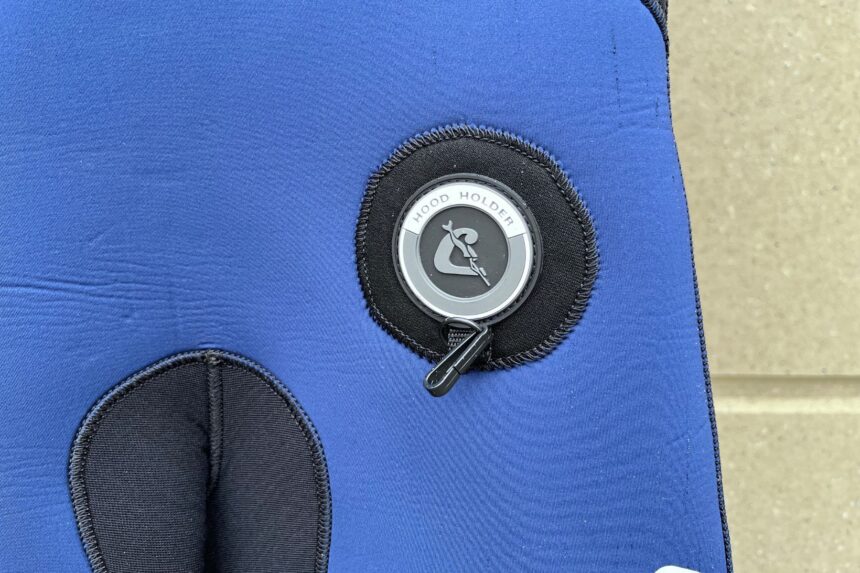 A hood holder is located on the left hip.