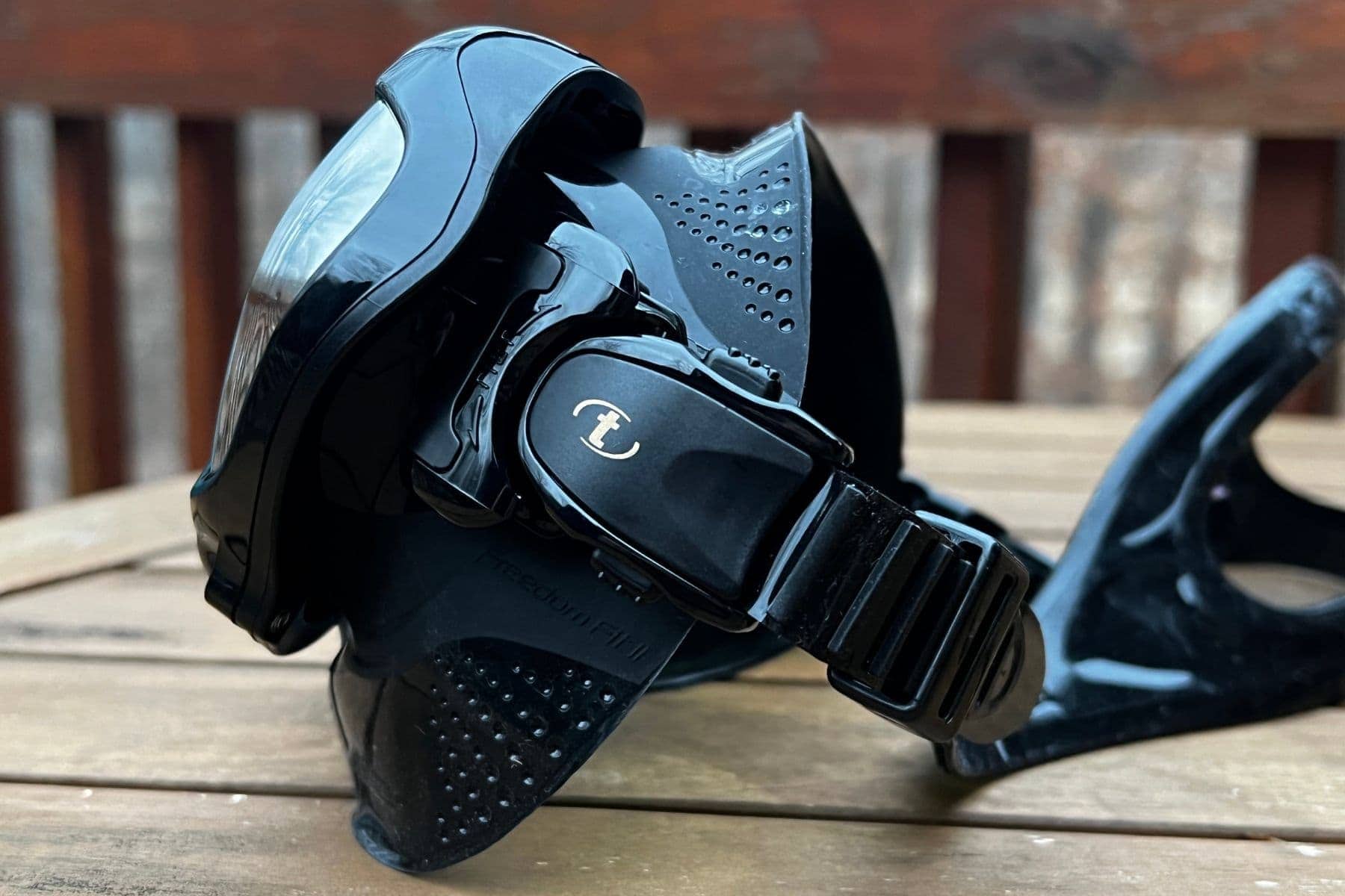 Side view of the TUSA Paragon's quick-adjust buckle and angled strap adjuster