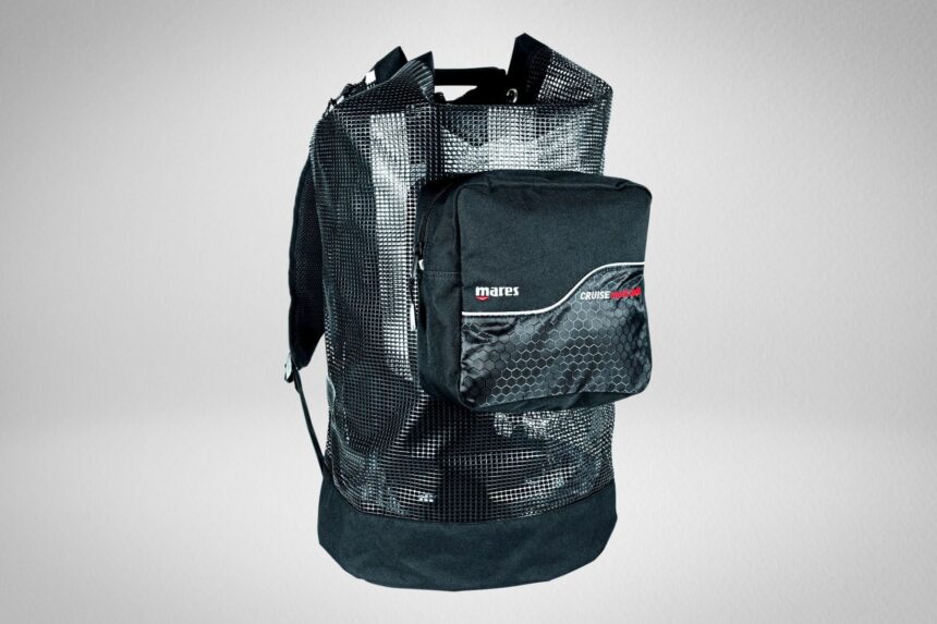 Mares Cruise mesh dive backpack with shoulder straps and a large detachable zip pocket on the front