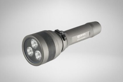 Mares EOS 20RZ dive light in titanium grey with a three LED head and knurled grip