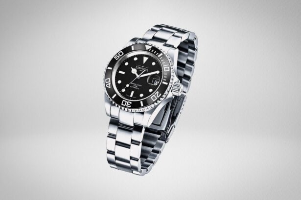 Davosa Ternos Professional dive watch with black dial, black rotating bezel and stainless steel bracelet