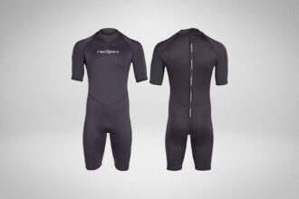 NeoSport 3mm men's shorty wetsuit in black, shown from the front and from the back with its zipper
