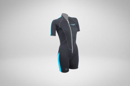 Cressi Lido 2mm women's shorty wetsuit in black with blue trim and a full front zipper