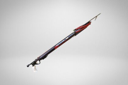 Hammerhead Evolution 2 speargun at an angle, black barrel with red bands and white grip