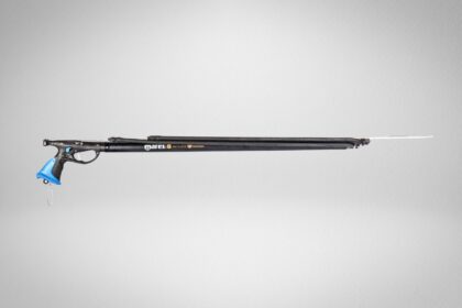 Mares Viper Pro speargun in side profile with black barrel, blue pistol grip and loaded spear shaft