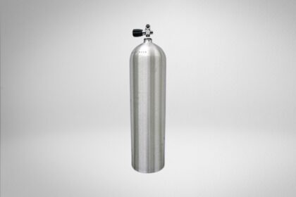 XS Sea Pearls 80 aluminum scuba cylinder in brushed silver with a chrome valve and black knob