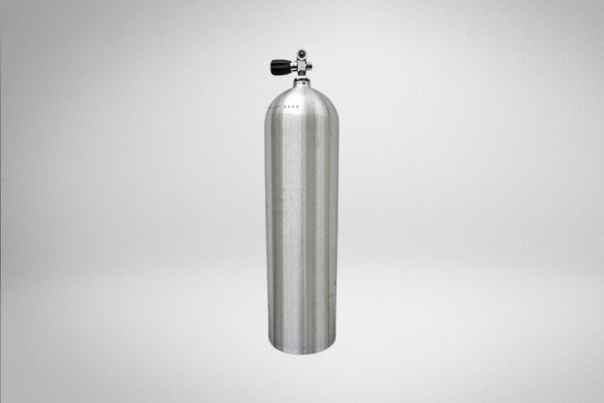 XS Sea Pearls 80 aluminum scuba cylinder in brushed silver with a chrome valve and black knob