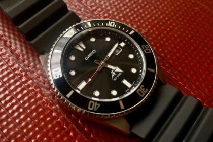 Casio MDV106 Duro dive watch with black bezel and dial resting on its original black resin band