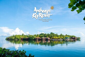Anthony's Key Resort island bungalows over turquoise water in Roatan, Honduras