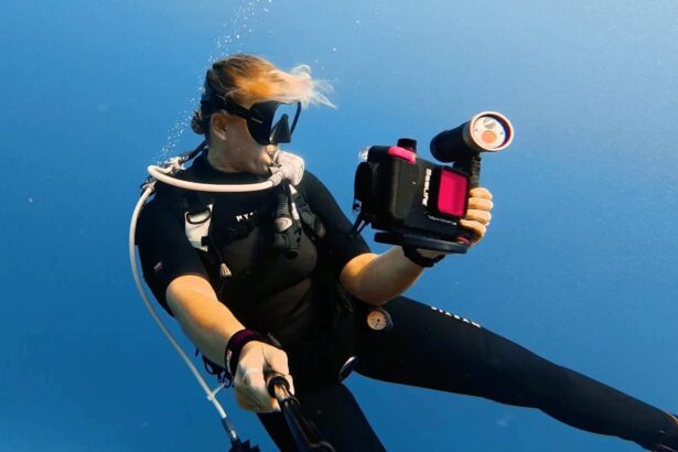 Our tester filming with the SeaLife SportDiver Ultra and its video light in open blue water