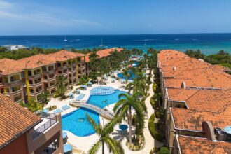 Infinity Bay Resort on West Bay Beach, Roatan